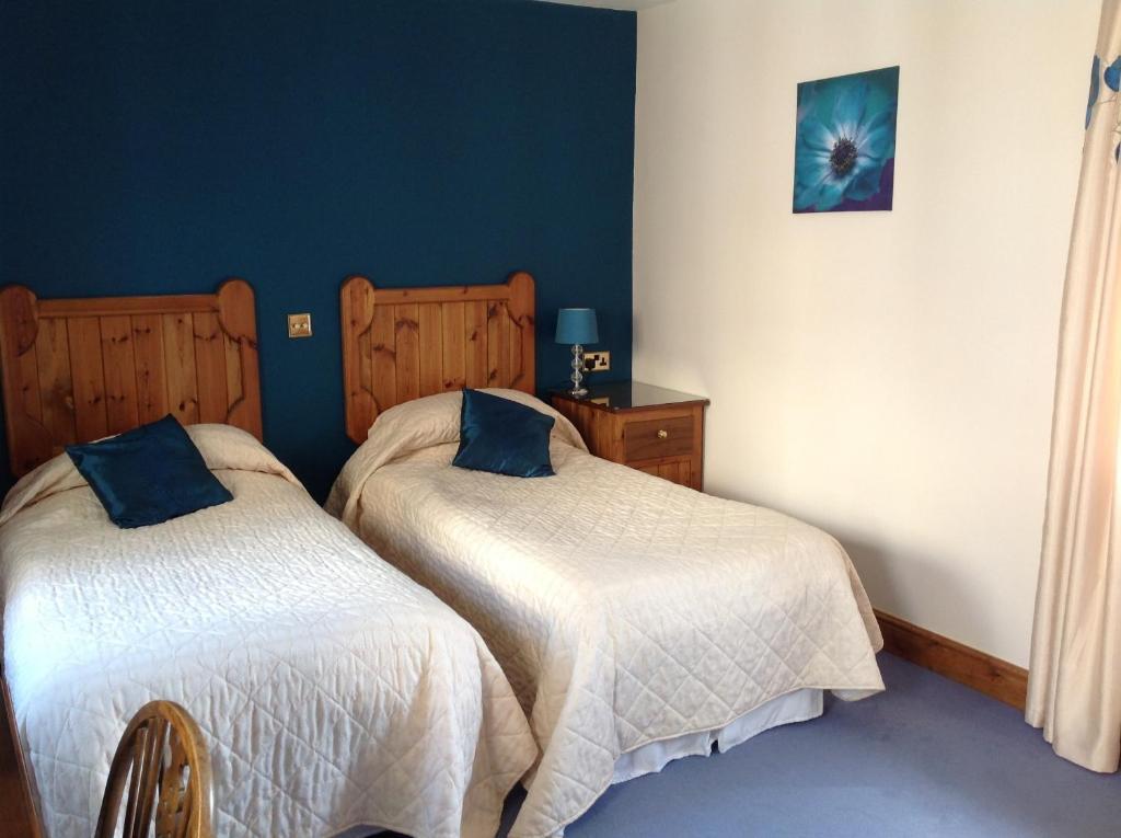 The Golden Boar Inn Bury St. Edmunds Номер фото